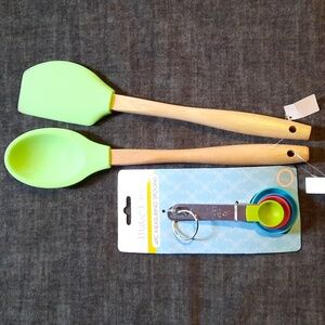 Colorful Fun Green Silicone Spatula Spoon Measuring Kitchen Set NWT